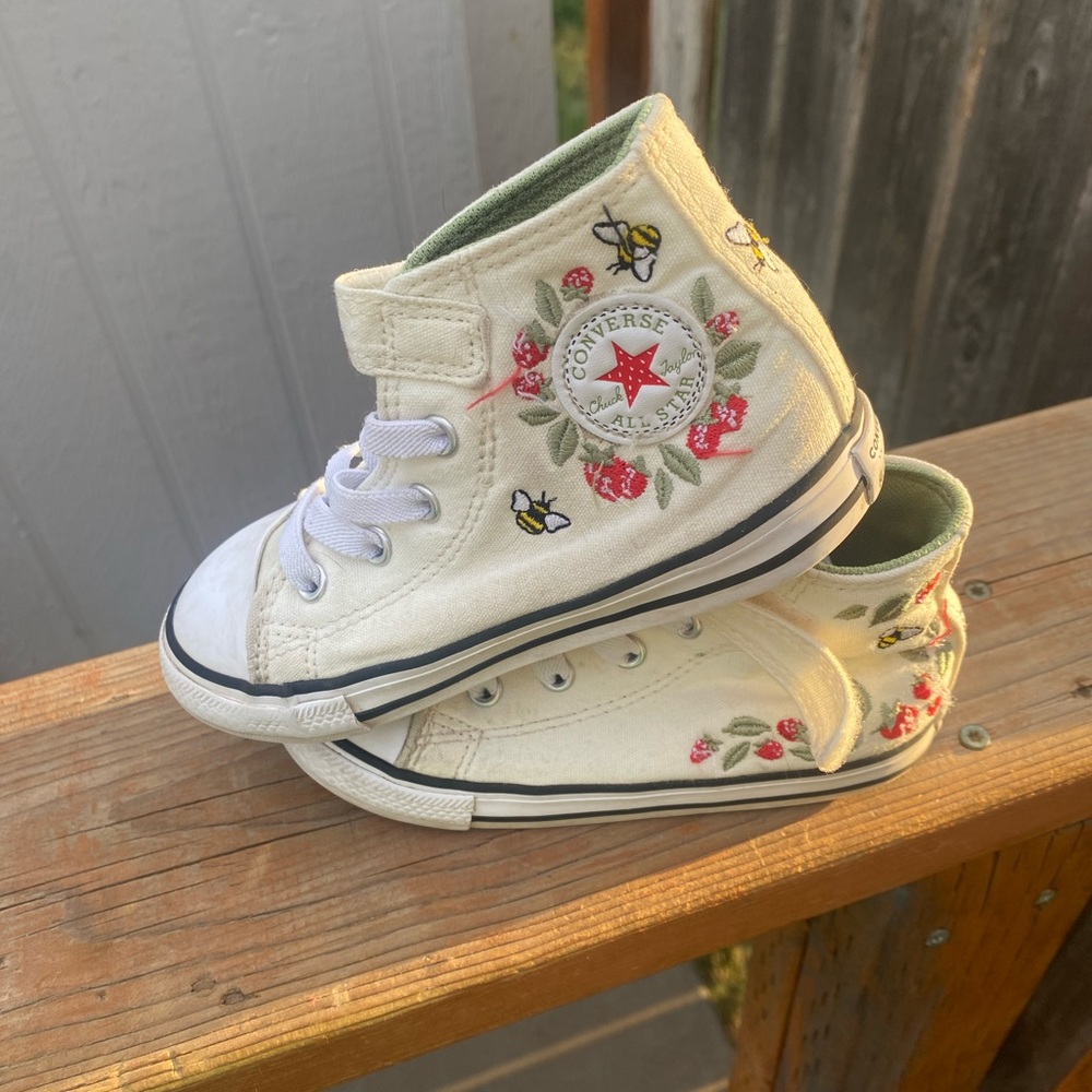 Children’s Converse Allstar high top sneakers